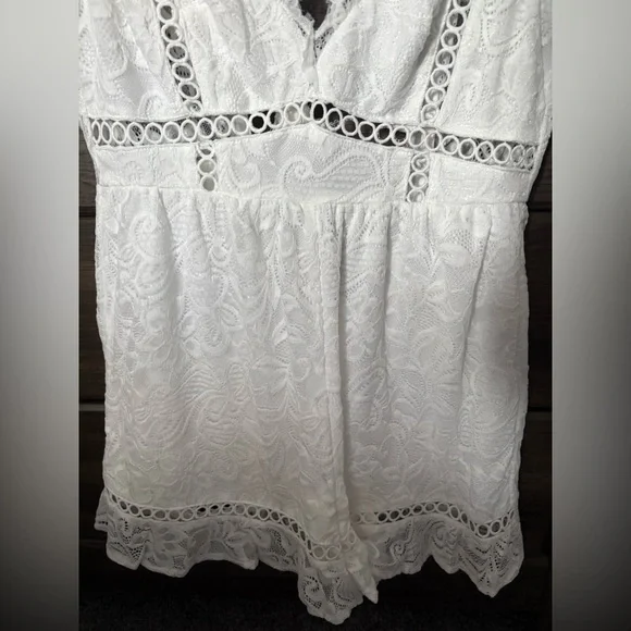 Hello Molly Lace Romper - Picture 6 of 9